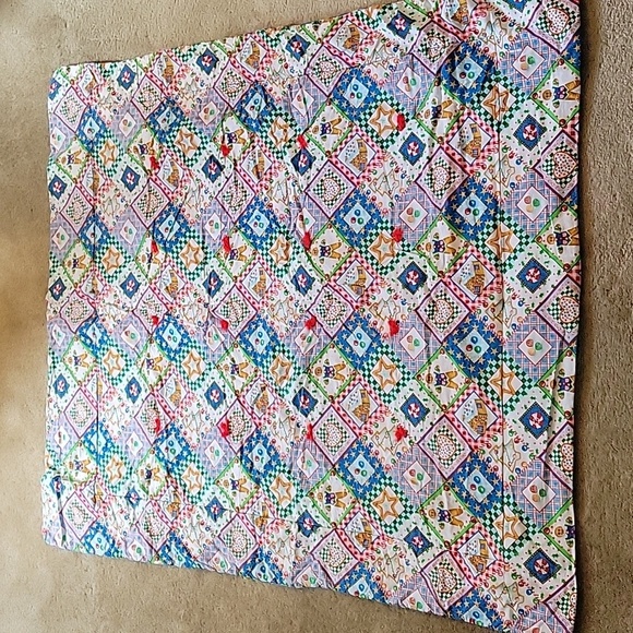 NWOT Handmade Holiday Lap Quilt - Picture 3 of 4